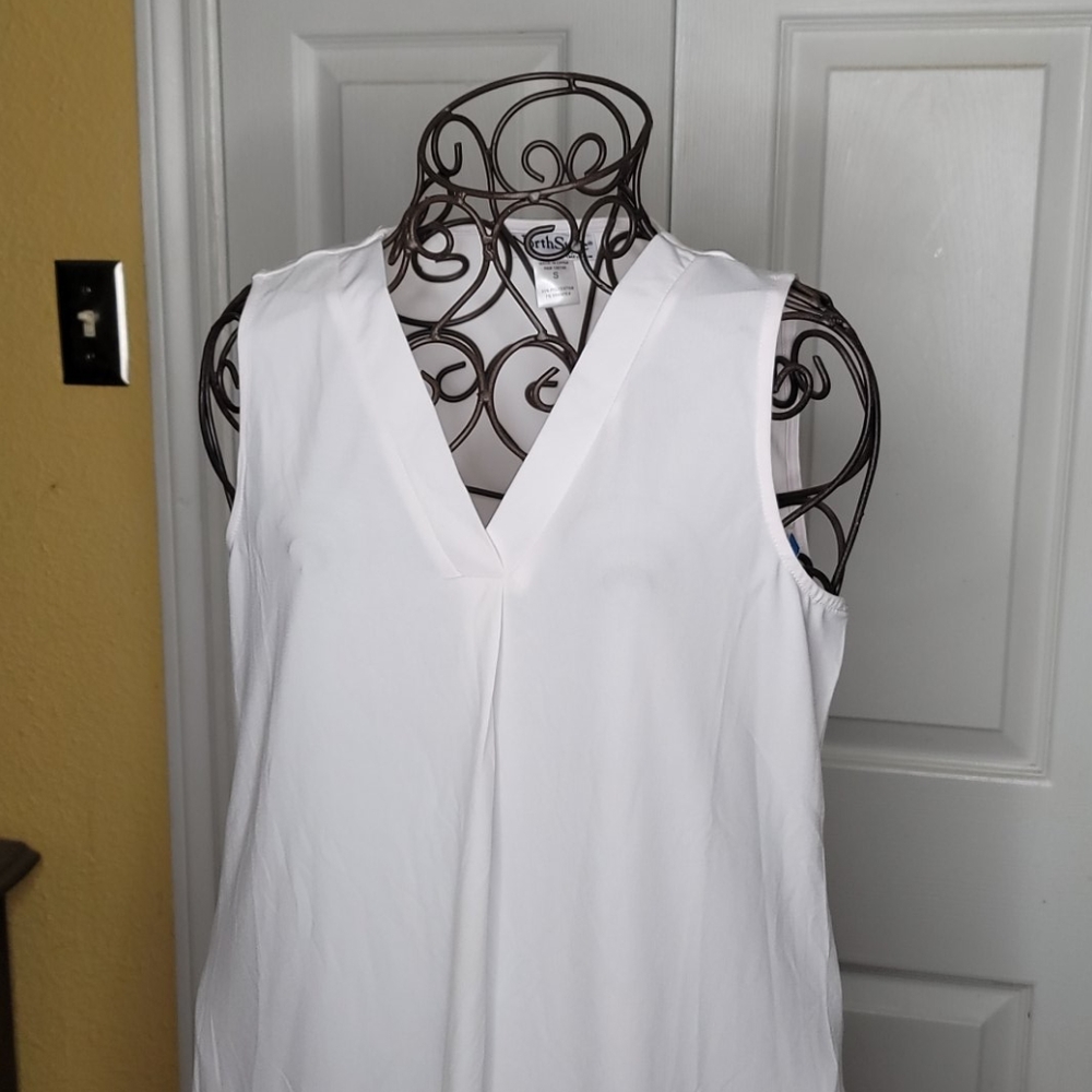 NorthStyle Sleevless Blouse